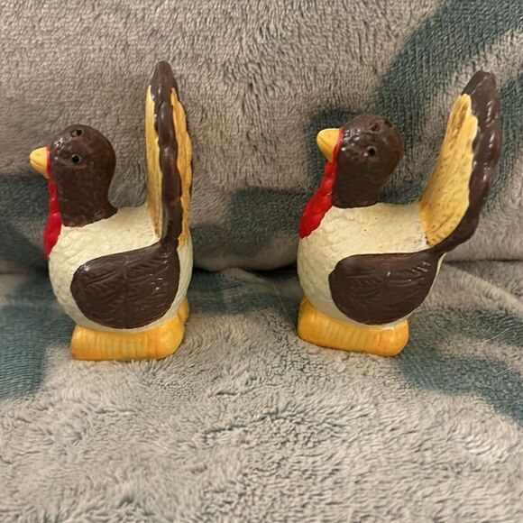 VINTAGE Turkey Salt and Pepper Shakers - Picture 4 of 6
